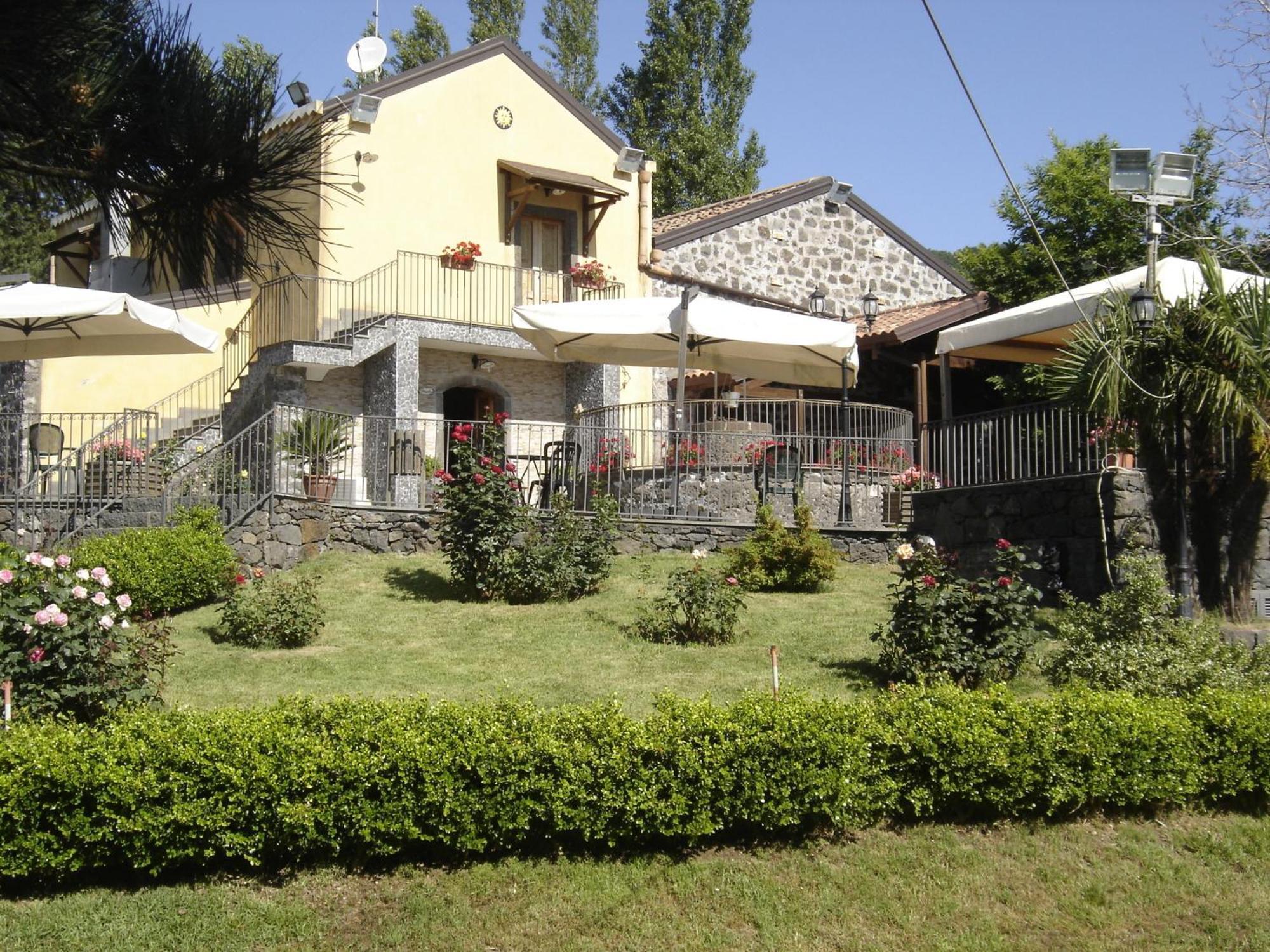 Ai Vecchi Crateri Vendégház SantʼAlfio Kültér fotó